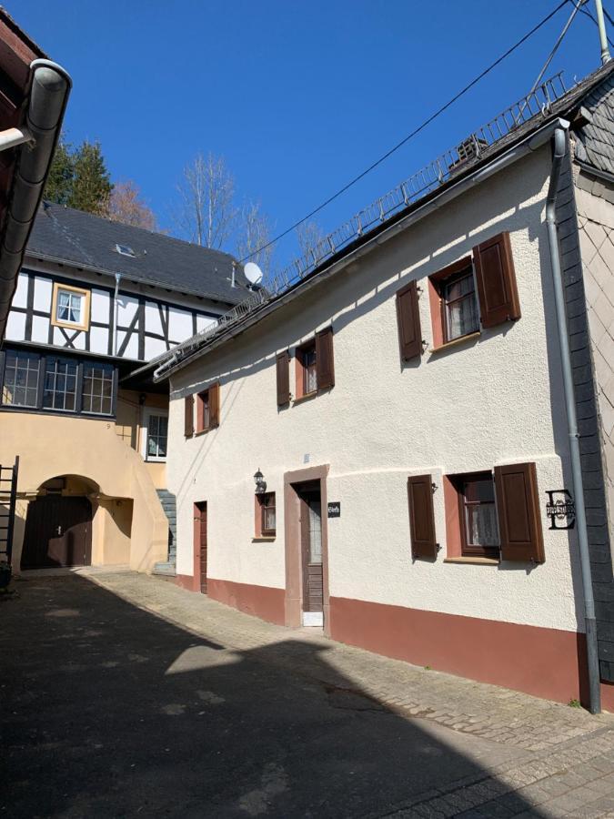 Ferienhaus Eifelstuben Mit Charme - Bauernstube Vulkaneifel - Naehe See Und Burgruine Ulmen Exterior photo