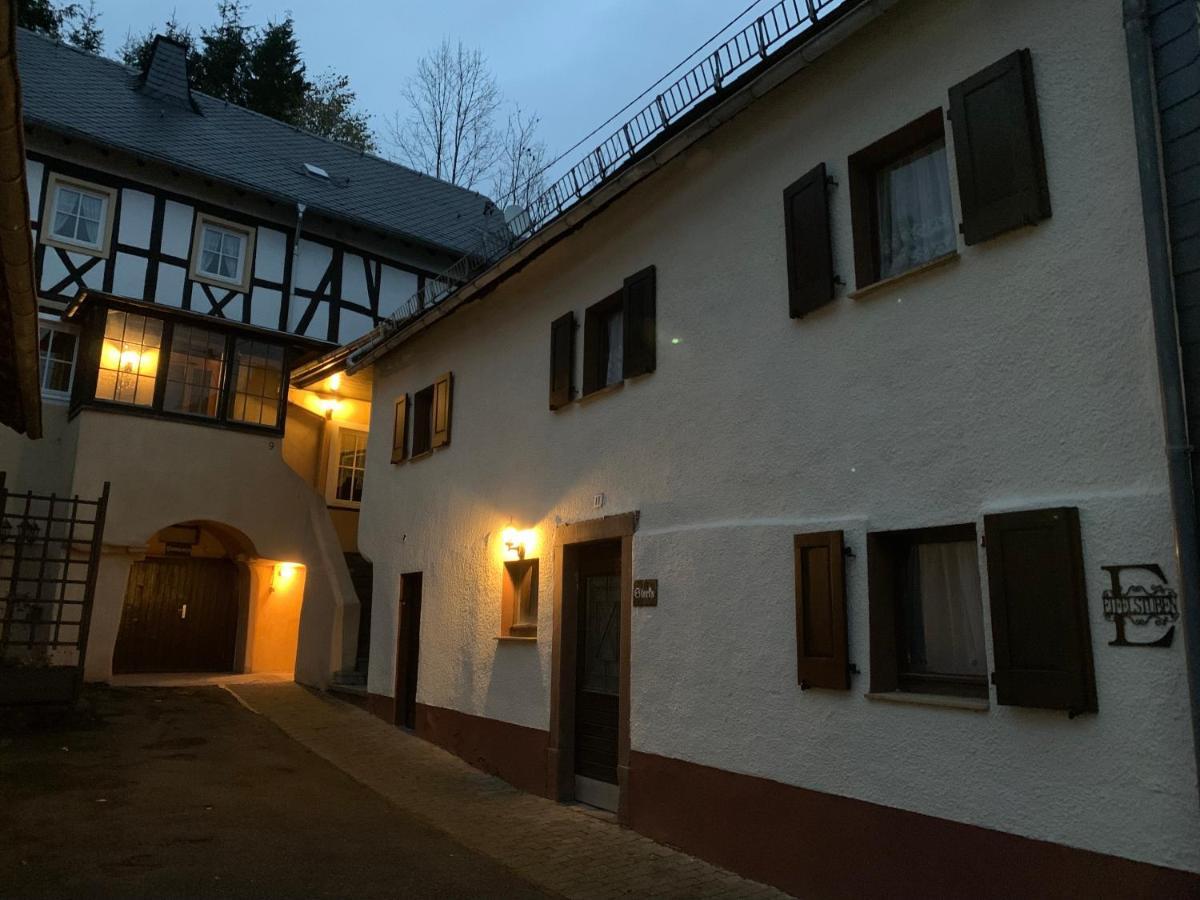 Ferienhaus Eifelstuben Mit Charme - Bauernstube Vulkaneifel - Naehe See Und Burgruine Ulmen Exterior photo